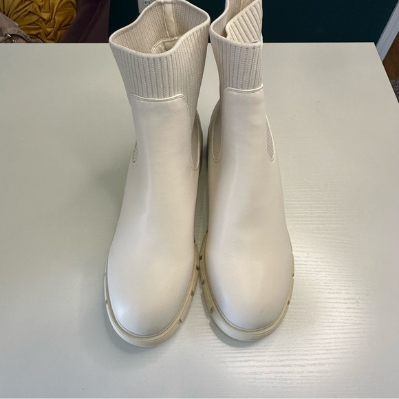White ZBY Platform Chelsea Boots - Size 9.5 - Picture 1 of 5